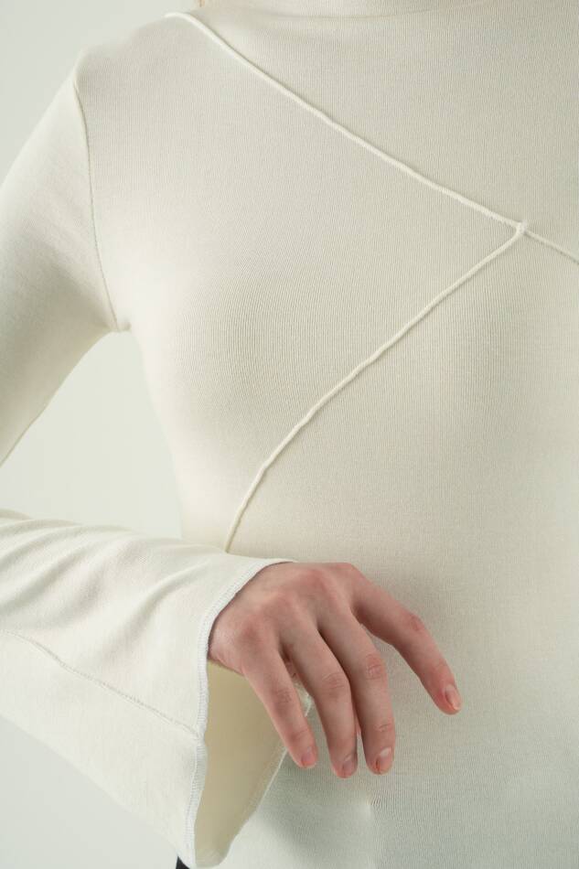 8238A Bisiklet Yaka Ön Çimalı Bluz-Ekru - 7